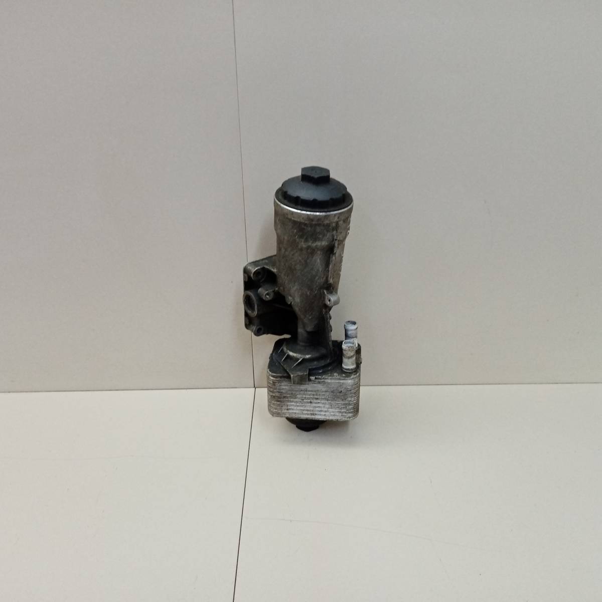 Корпус масляного фильтра Volkswagen Tiguan (5N1) 2007-2011 Корпус масляного фильтра Volkswagen Tiguan (5N1) 2007-2011