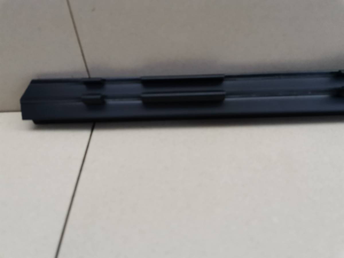 Уплотнитель стекла двери Nissan Teana J32 2008-2013