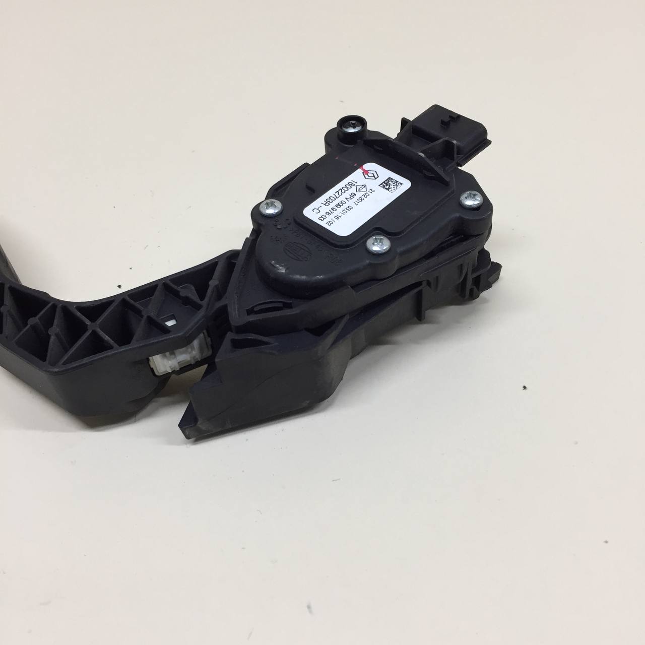 Педаль газа Renault Duster (HSA, HSM) 2012> Педаль газа Renault Duster (HSA, HSM) 2012>