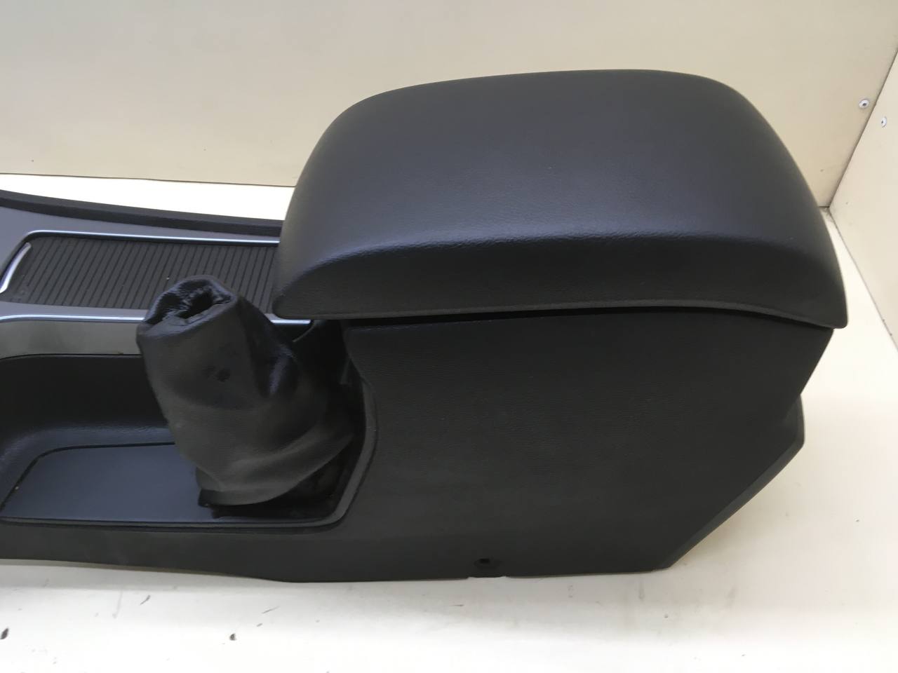 Консоль центральная Ford Mondeo 4 2007-2015