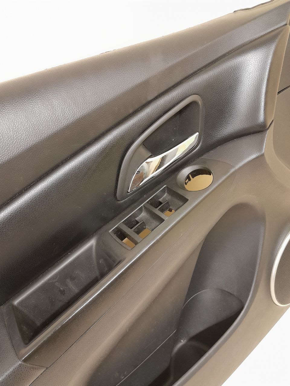Обшивка двери передней левой Chevrolet Cruze (J300) 2009-2016 Обшивка двери передней левой Chevrolet Cruze (J300) 2009-2016