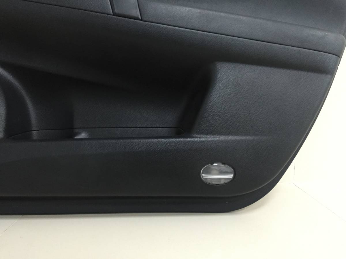 Обшивка двери передней правой Mazda Mazda 6 (GH) 2007-2012