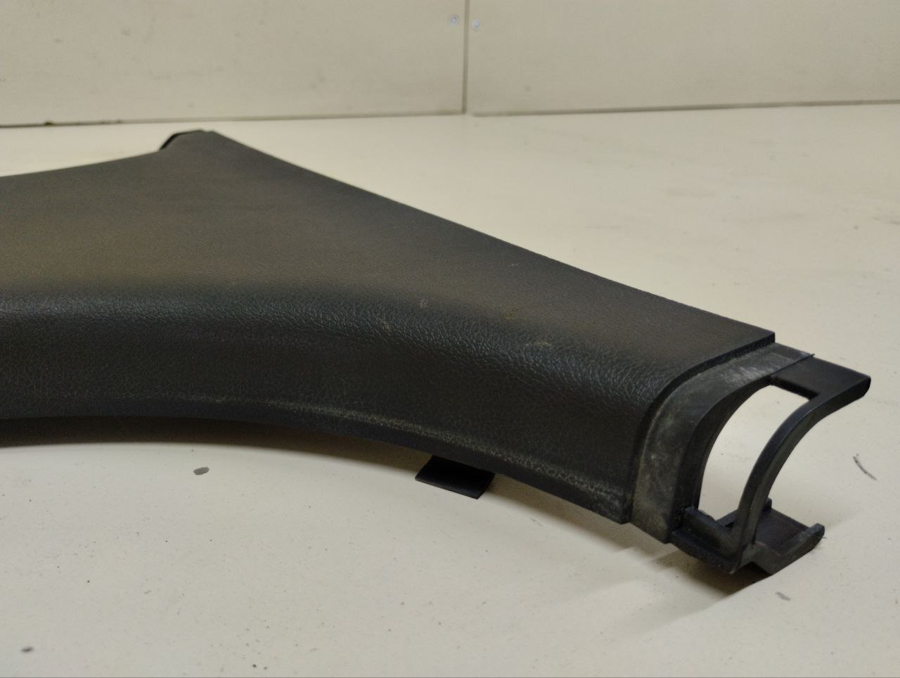 Обшивка стойки Hyundai Sonata 6 (YF) 2010-2014 Обшивка стойки Hyundai Sonata 6 (YF) 2010-2014