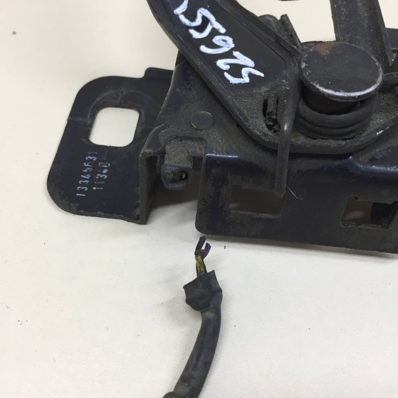 Замок капота Opel Astra J 2010-2017