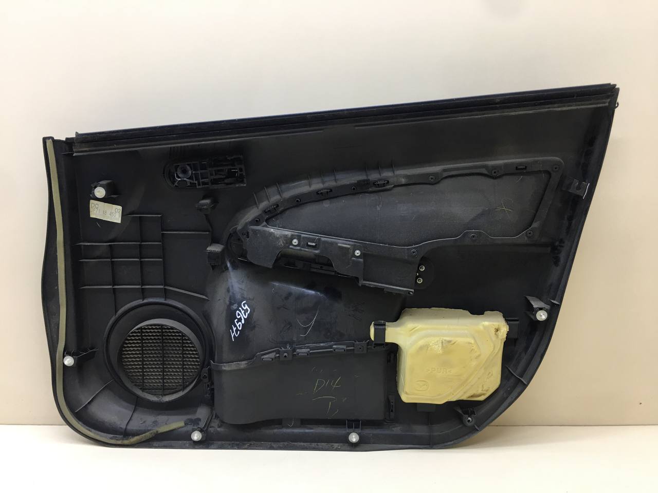 Обшивка двери передней левой Mazda Mazda 2 (DE) 2007-2014