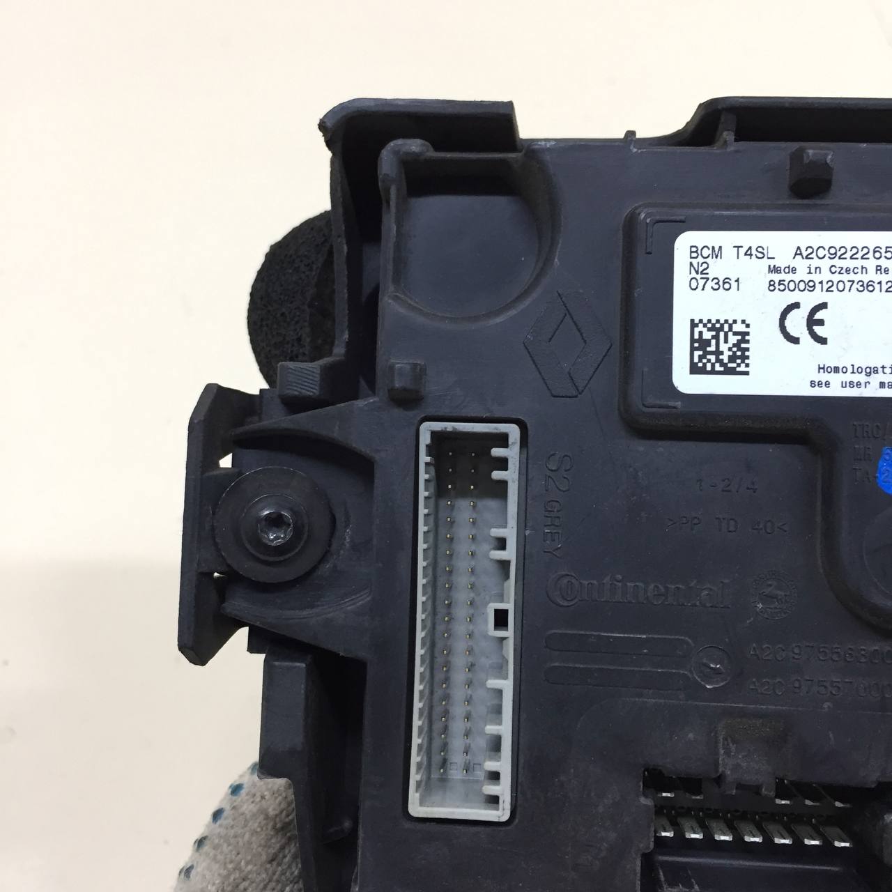 Блок комфорта Renault Duster (HSA, HSM) 2012> Блок комфорта Renault Duster (HSA, HSM) 2012>