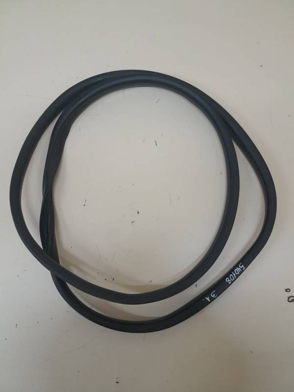 Уплотнитель проема двери задней левой Lada Vesta 2015>