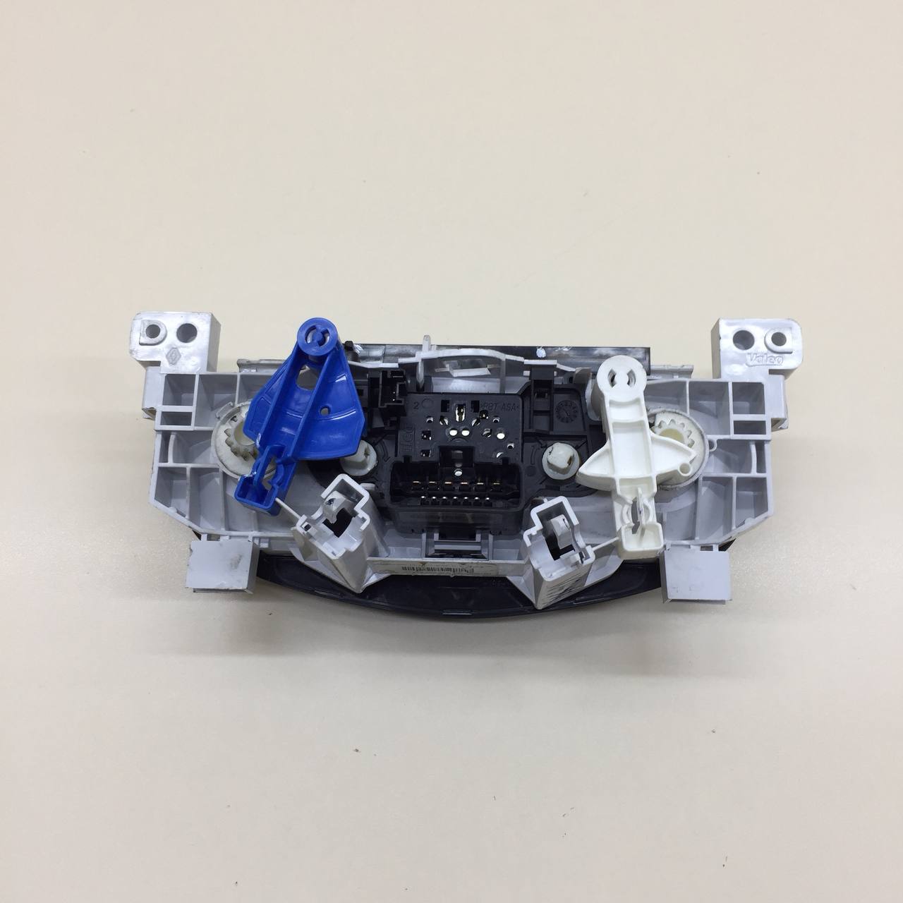 Блок управления отопителем Lada  X-RAY Cross 2018 >