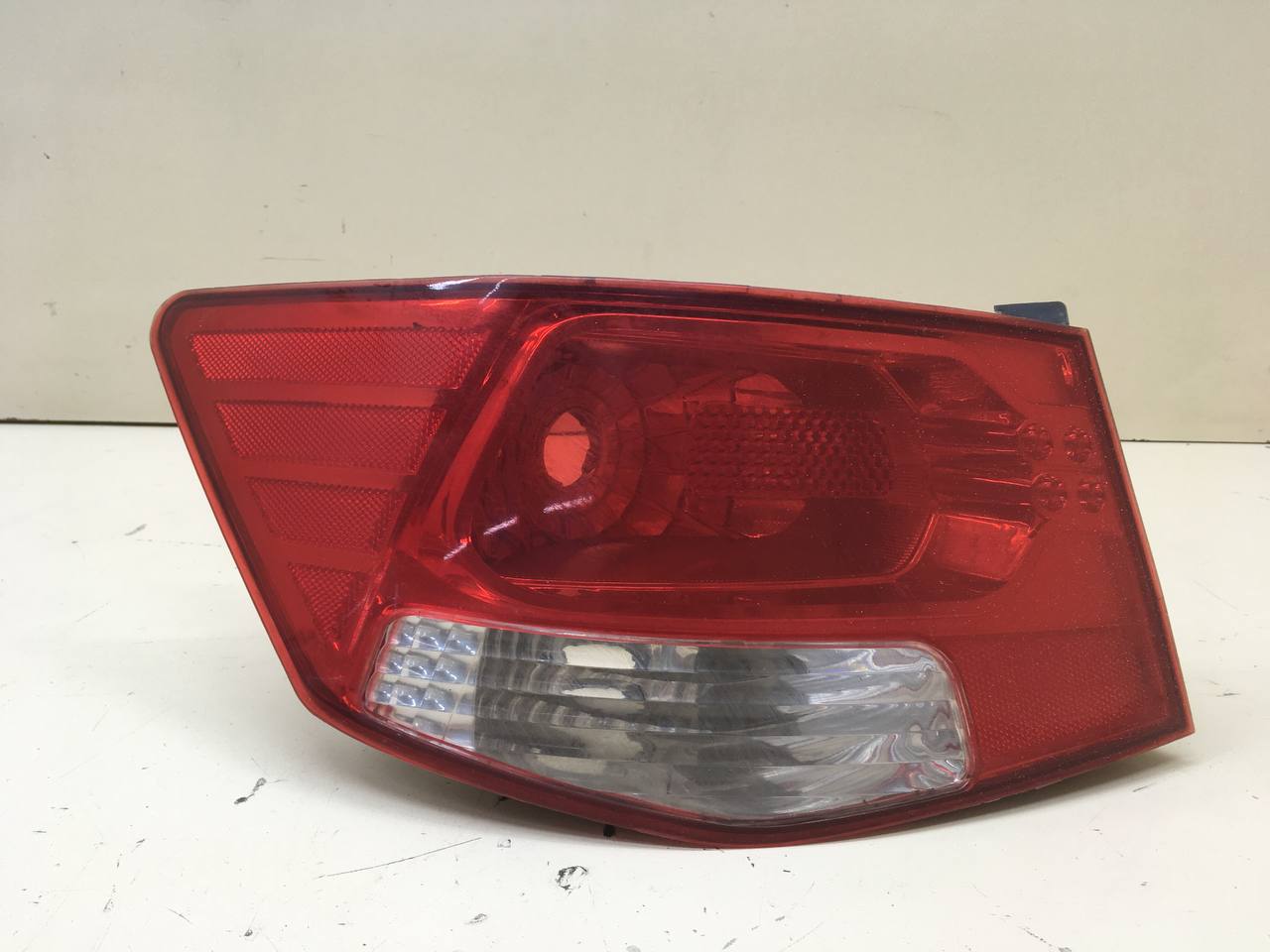 Фонарь задний наружный левый Kia Cerato (TD) 2009-2013