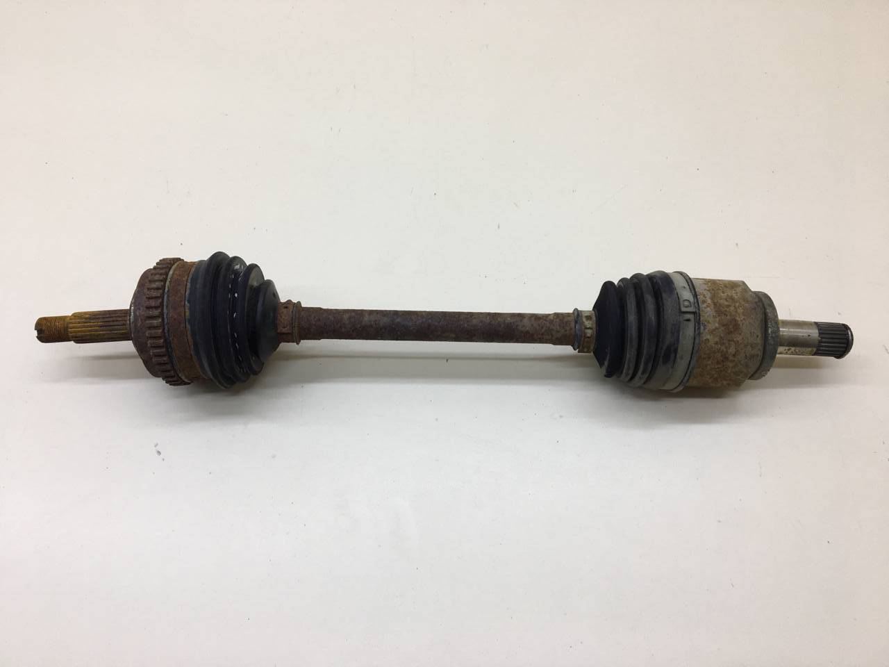 Полуось передняя левая Lada Granta 2011>