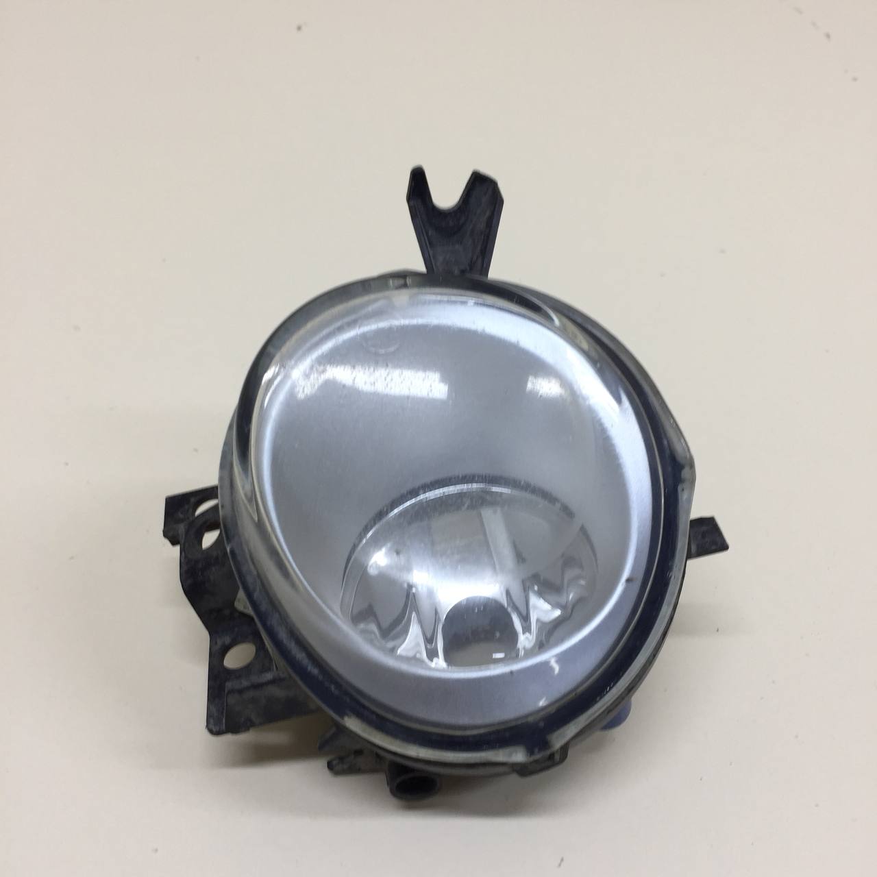 Фара противотуманная левая Volkswagen Touareg (7L) 2002-2010