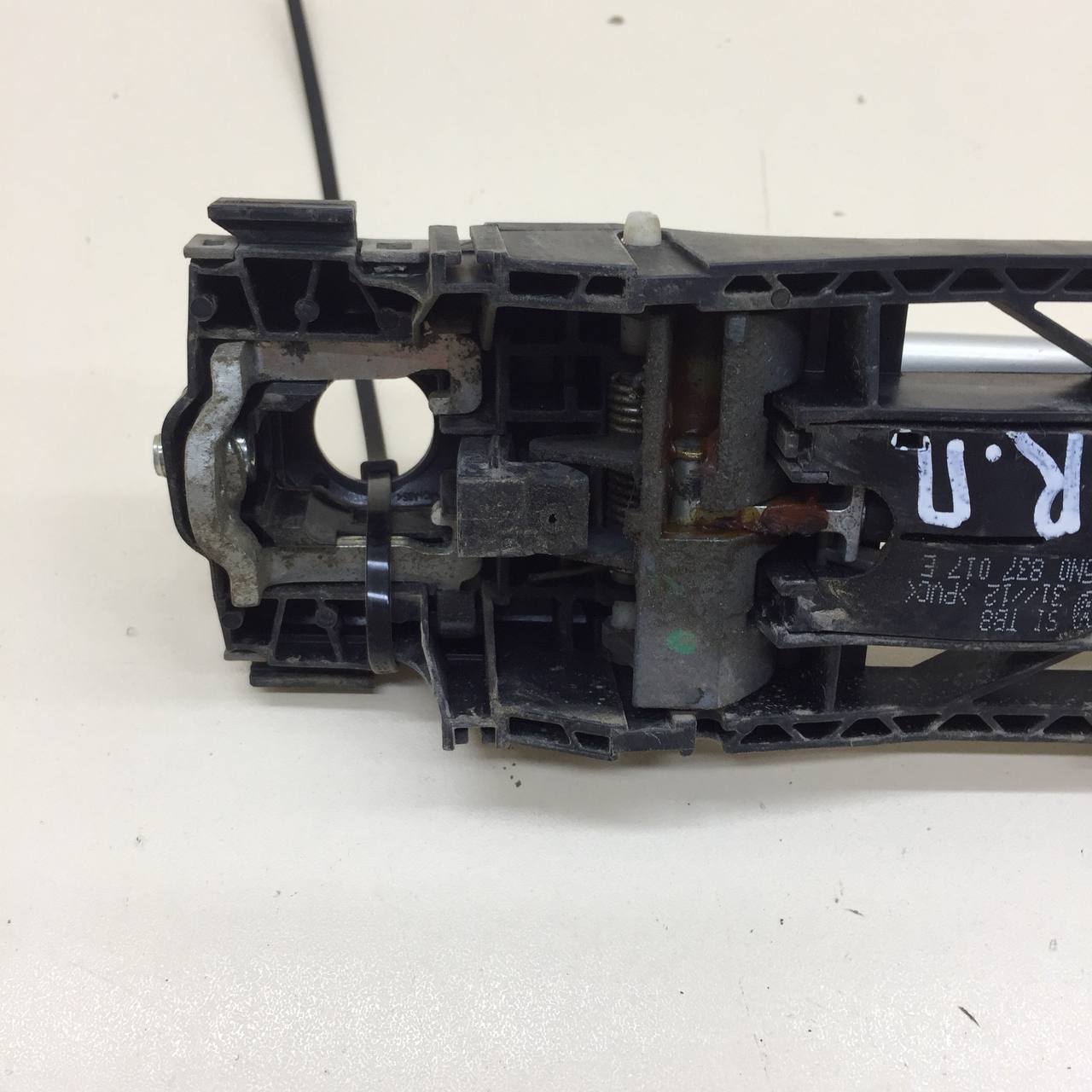 Ручка двери передней наружная правая Volkswagen Polo (MK5) 2011-2020 Ручка двери передней наружная правая Volkswagen Polo (MK5) 2011-2020