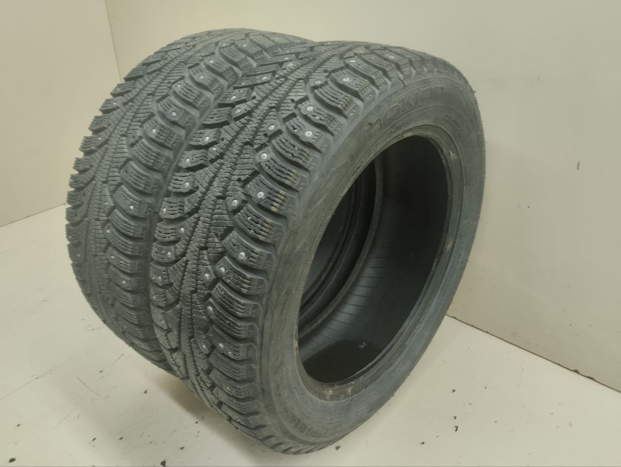 Шины R16 Зимние шипованные NOKIAN NORDMAN 5.
