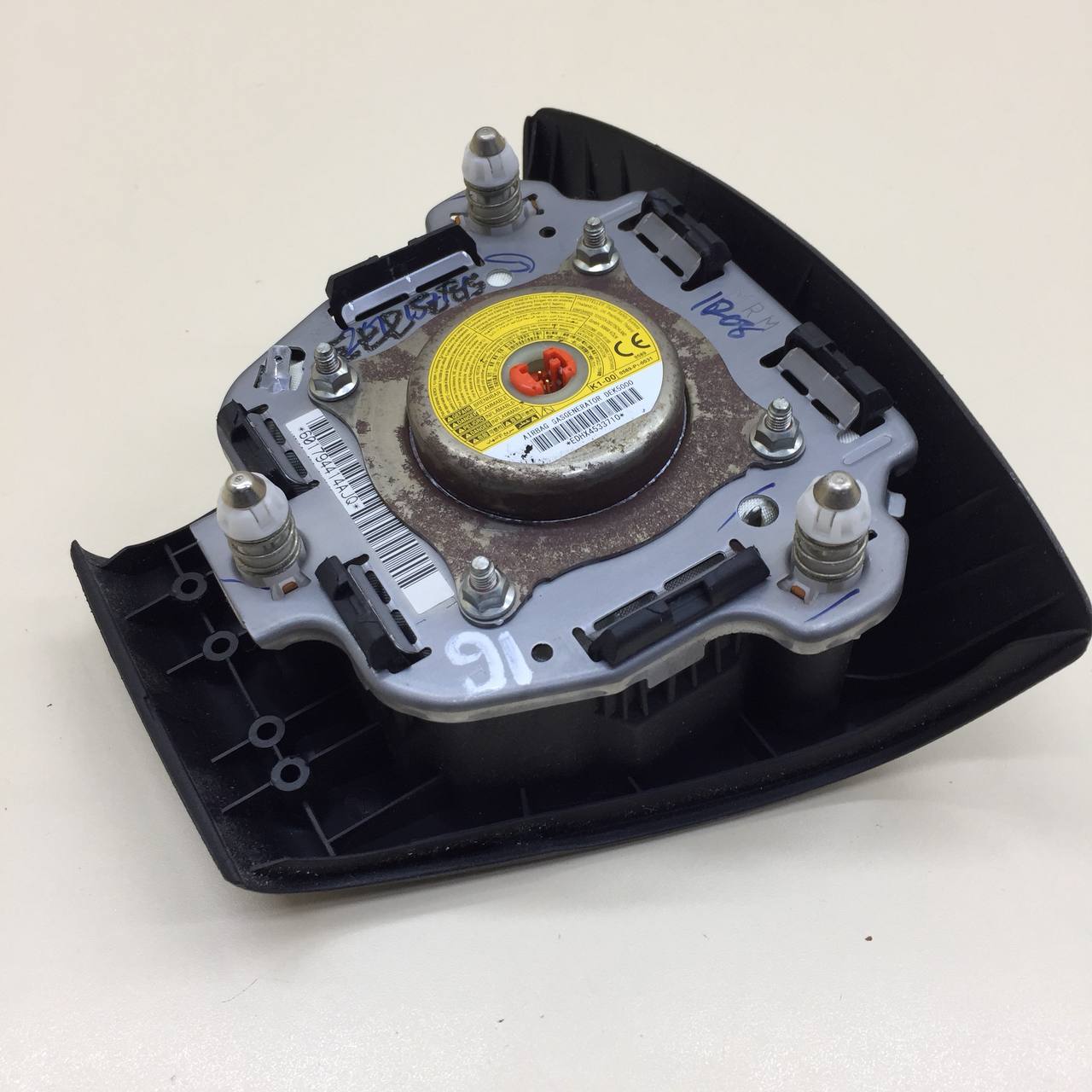 Подушка безопасности в рулевое колесо Toyota Camry (XV50) 2011-2017 Подушка безопасности в рулевое колесо Toyota Camry (XV50) 2011-2017