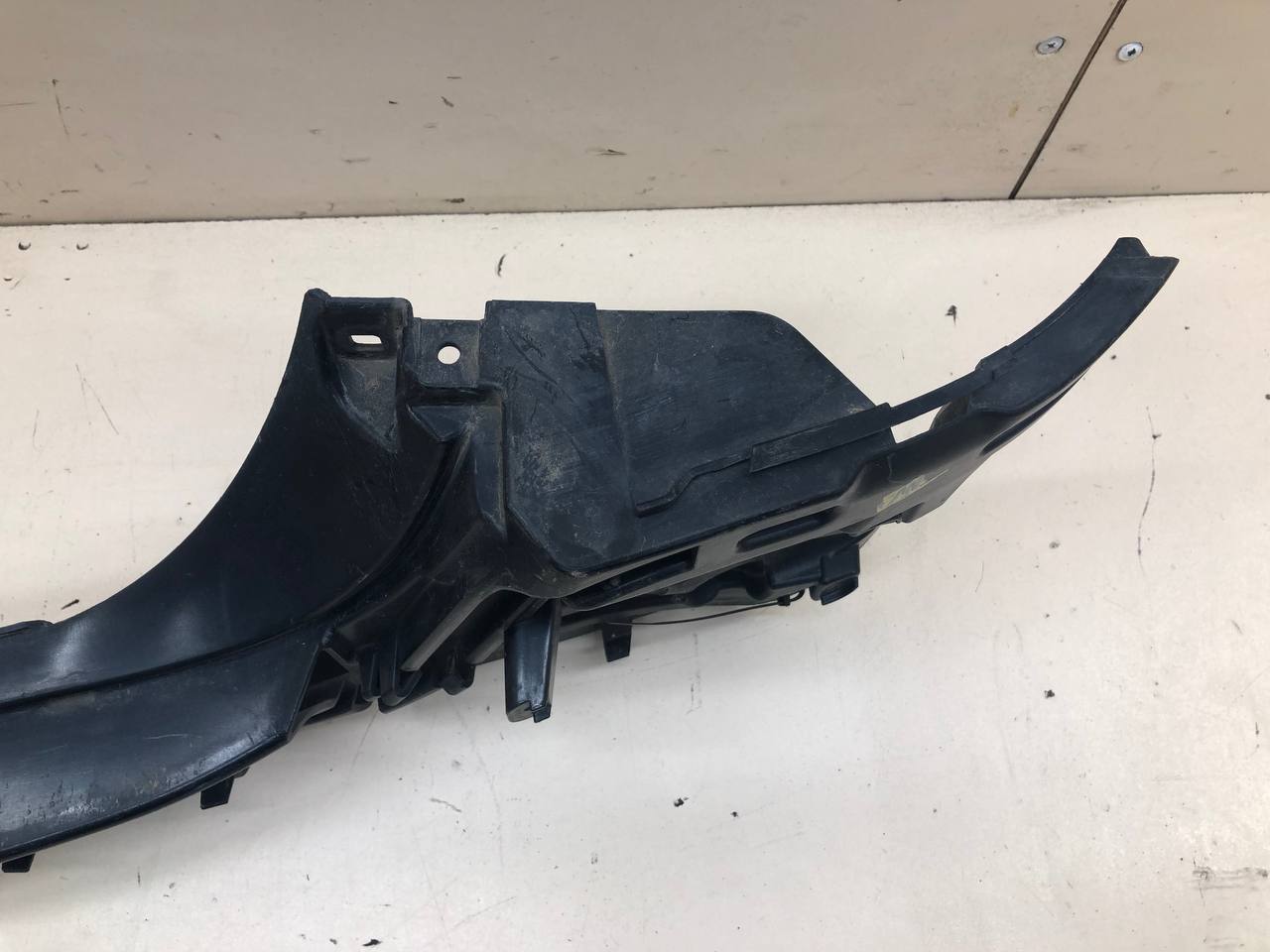 Кронштейн заднего бампера BMW 7-Series F01,F02  2008-2015