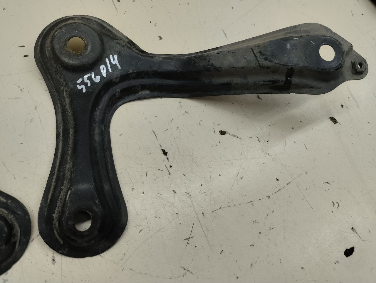 Кронштейн передней балки Lexus NX 200 (Z10) 2014-2021