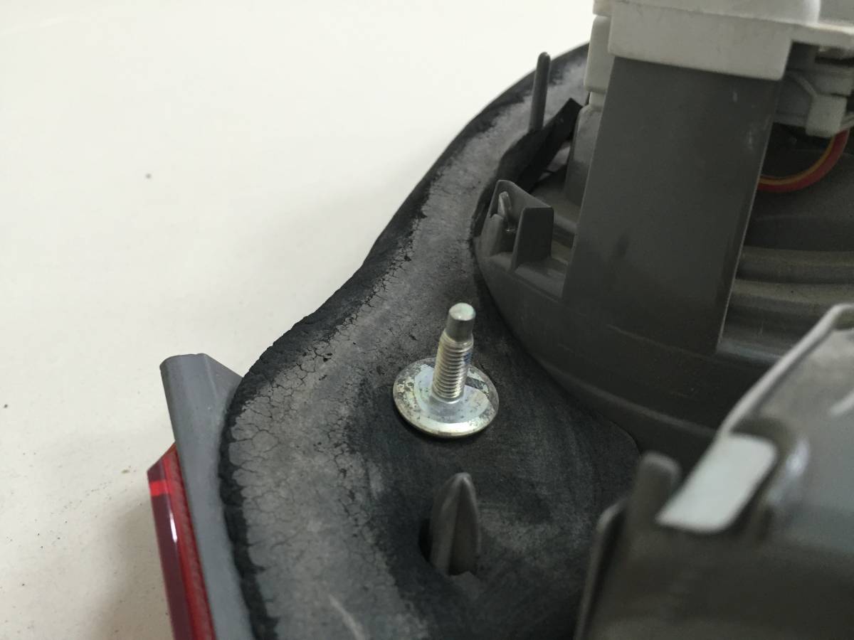 Фонарь задний внутренний левый Honda Civic 4D 2006-2012