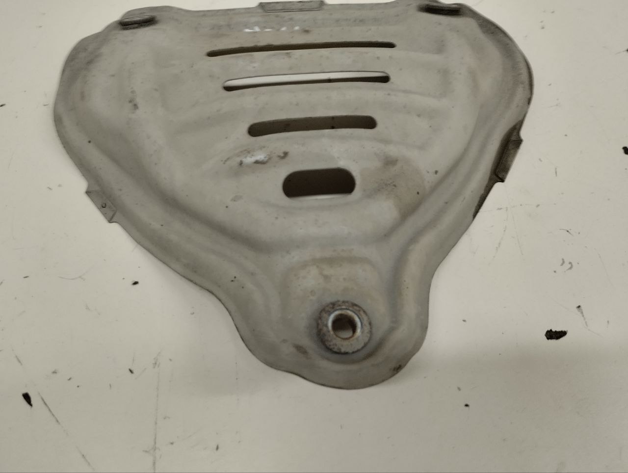 Экран тепловой Toyota Rav 4 (A30) 2006-2013 Экран тепловой Toyota Rav 4 (A30) 2006-2013