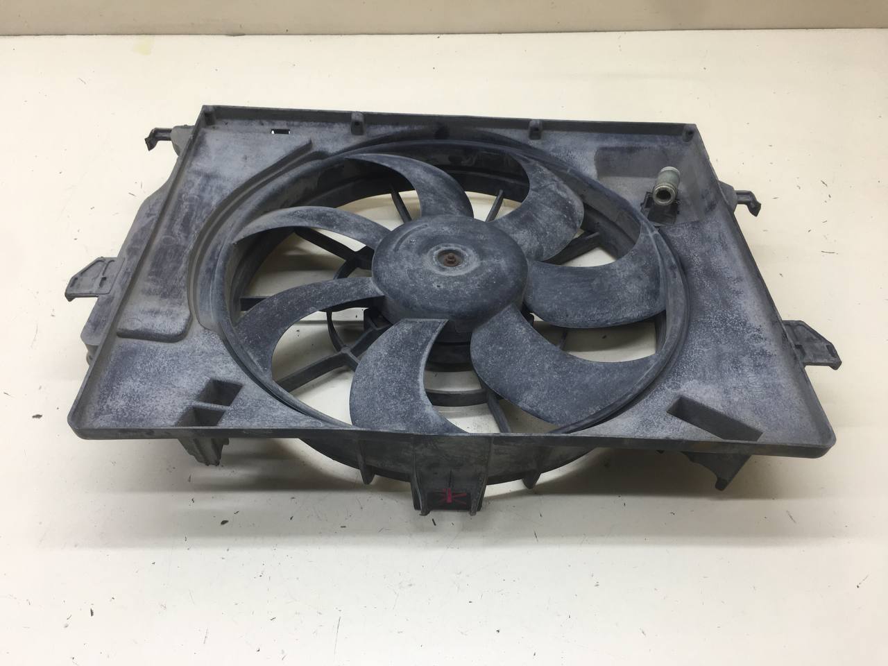 Диффузор вентилятора Kia Rio 3 (QB) 2011-2017