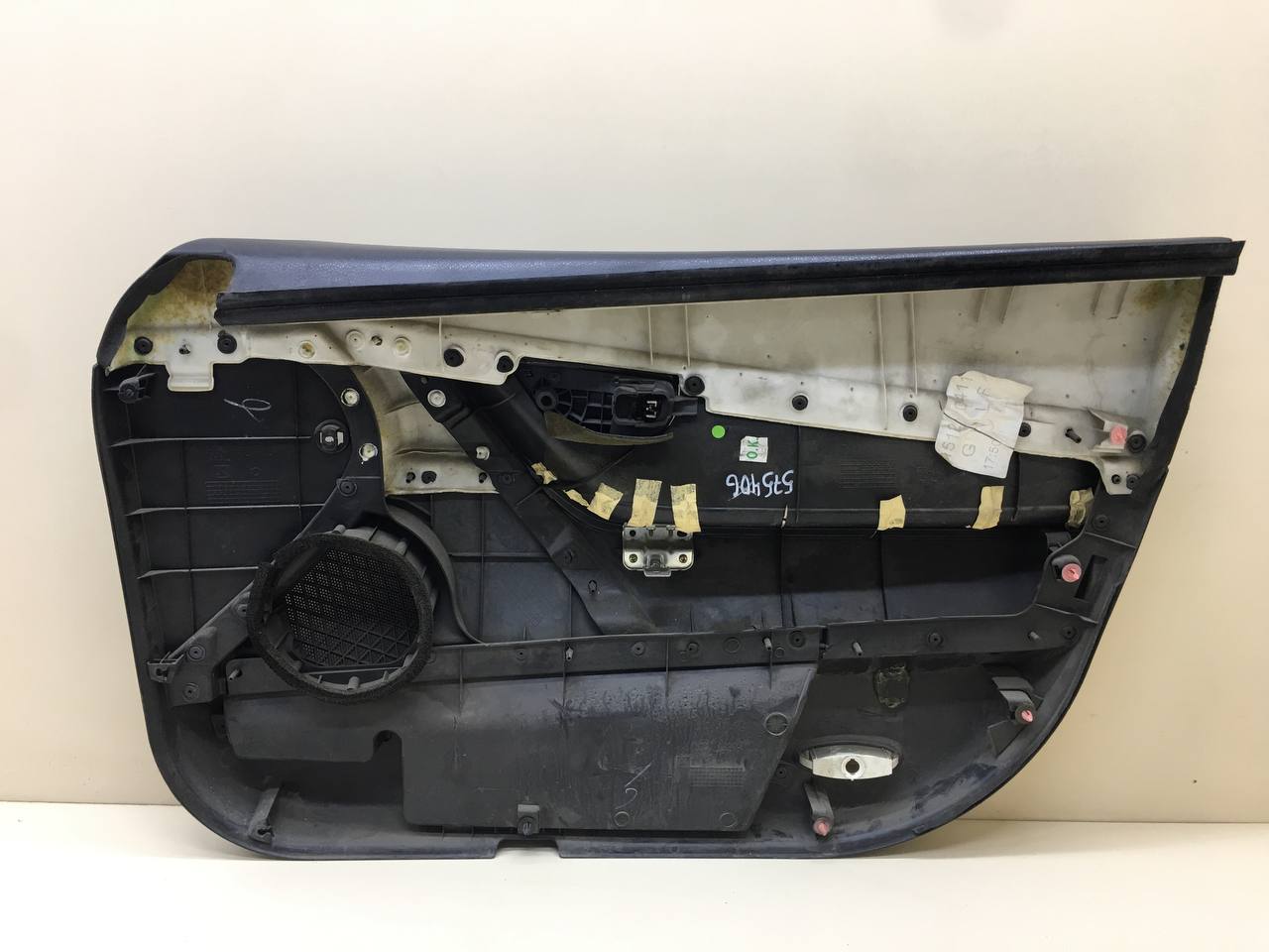 Обшивка двери передней левой Nissan Primera (P12) 2002-2007