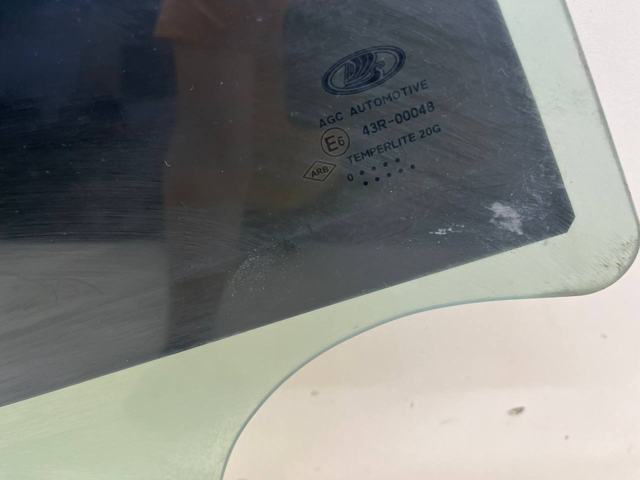 Стекло двери задней правой Lada  X-RAY Cross 2018 >