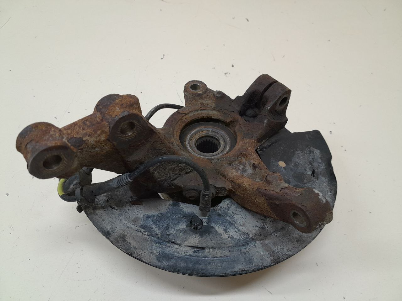 Кулак поворотный передний левый Renault Logan (2) 2014>