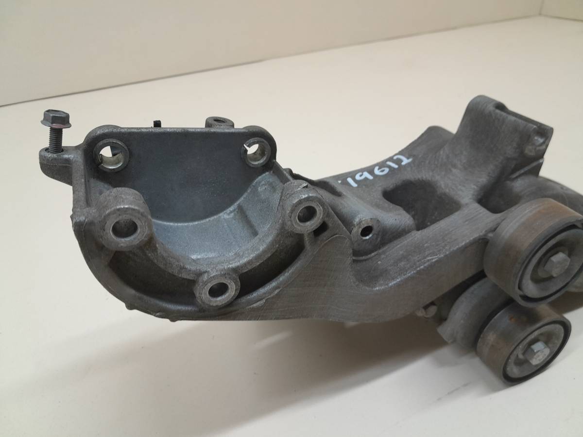 Кронштейн генератора Renault Sandero 2009-2014 Кронштейн генератора Renault Sandero 2009-2014