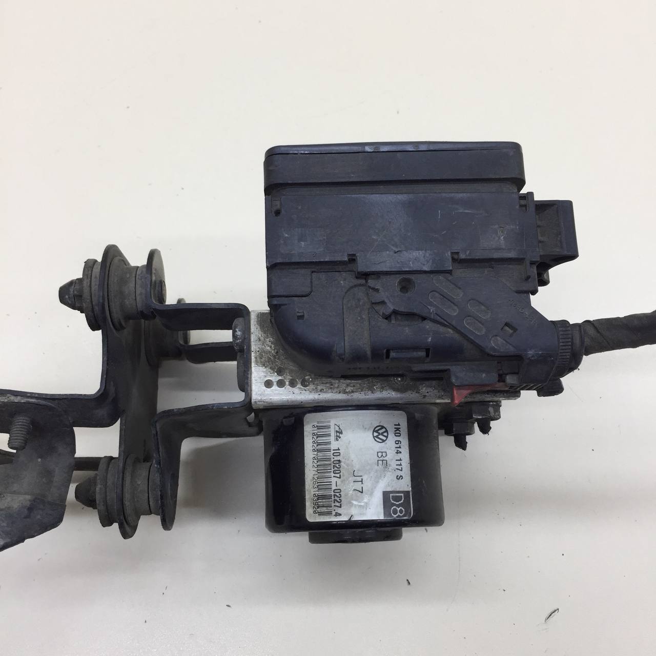 Блок ABS (насос) Skoda Octavia (A5 1Z-) 2004-2013 Блок ABS (насос) Skoda Octavia (A5 1Z-) 2004-2013