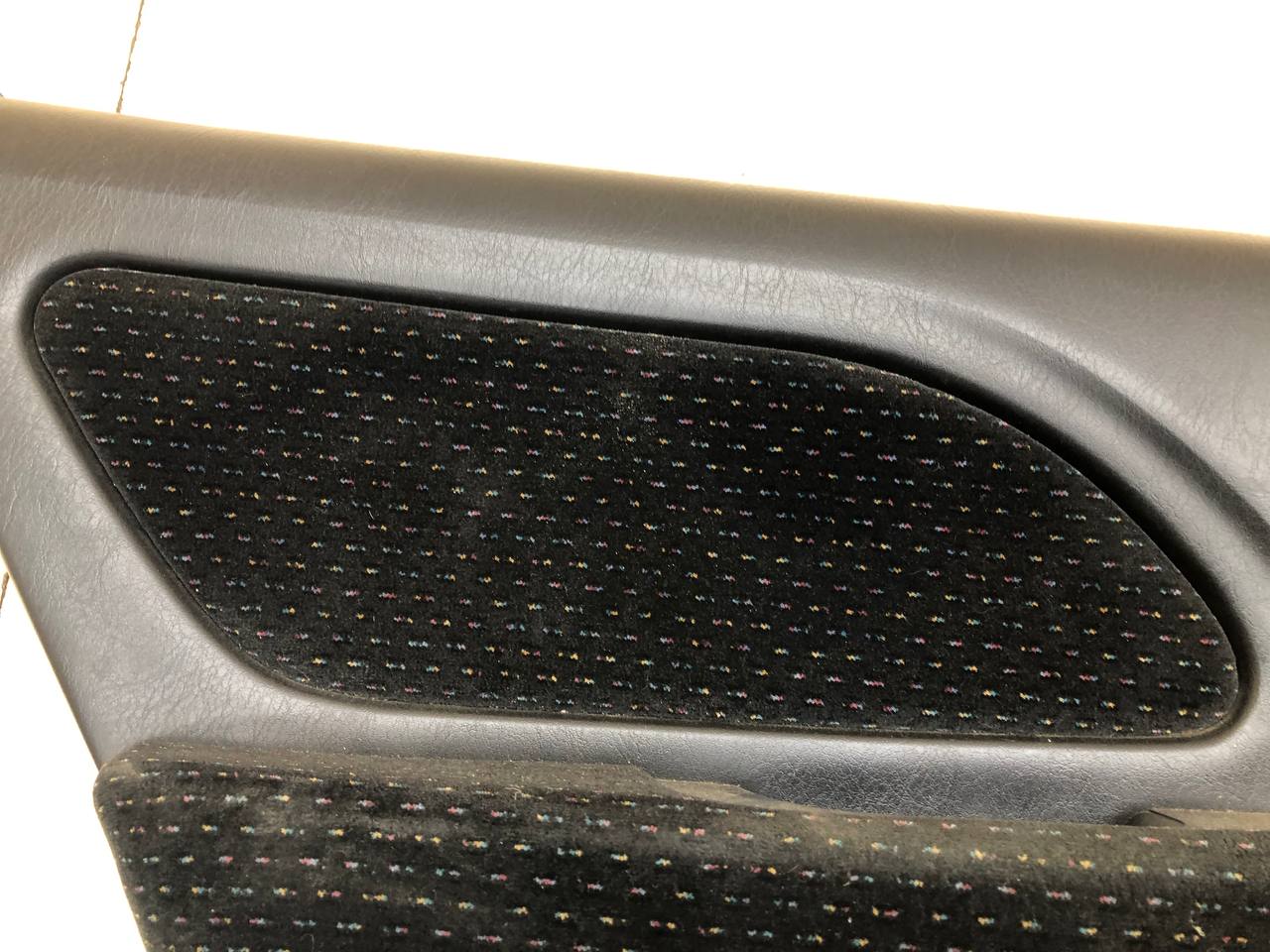 Обшивка двери задней левой Hyundai Sonata 4 (EF,Tagaz) 2001-2012