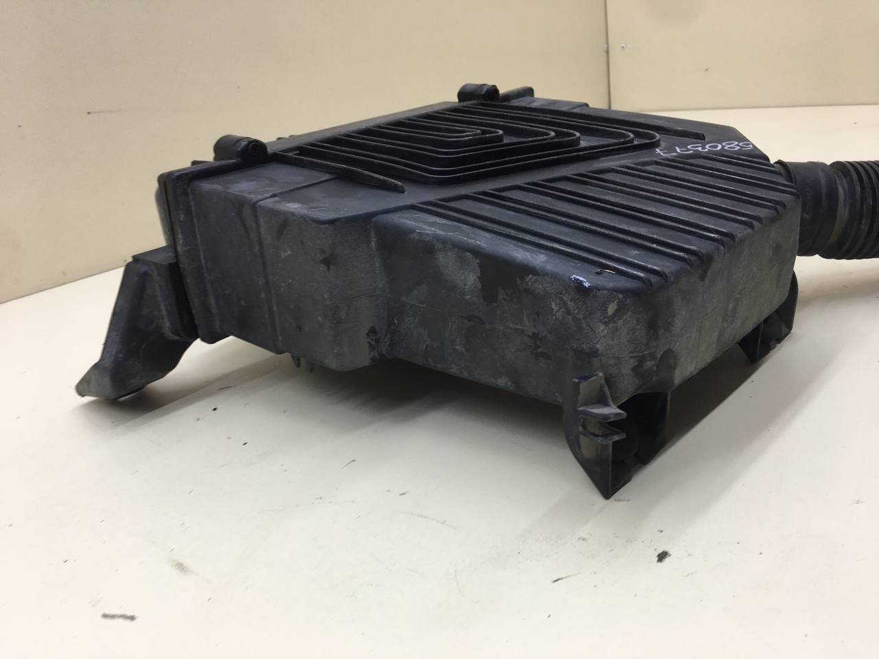 Корпус воздушного фильтра Renault Sandero 2009-2014