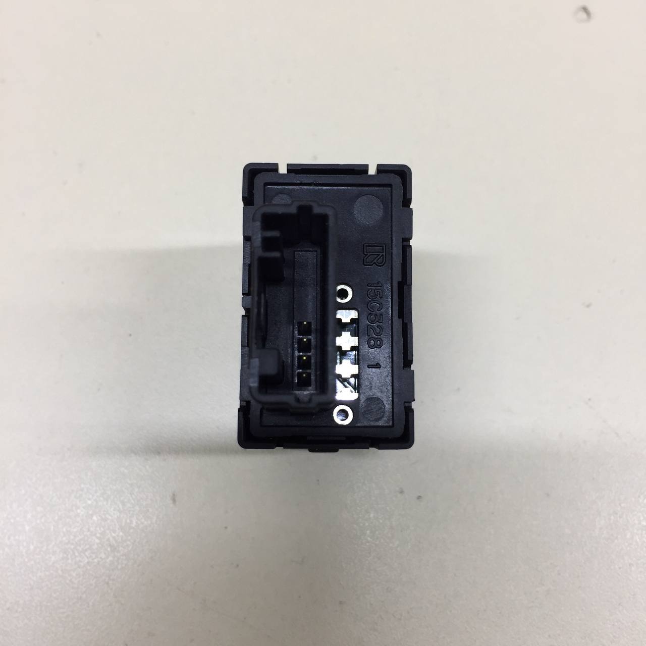 Кнопка блокировки дифференциала Lexus RX 350 /450h (XL10) 2009-2015 Кнопка блокировки дифференциала Lexus RX 350 /450h (XL10) 2009-2015