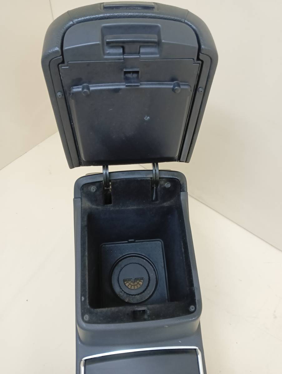 Консоль центральная Hyundai ix55 2007-2013 Консоль центральная Hyundai ix55 2007-2013