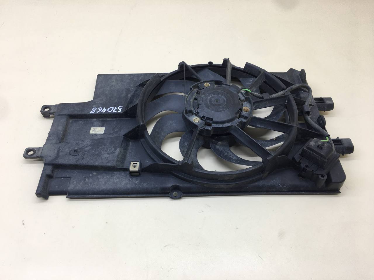 Диффузор вентилятора Lada Granta 2011>