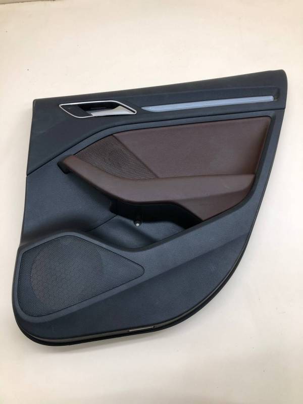 Обшивка двери задней левой Audi A3 (8V) 2013>