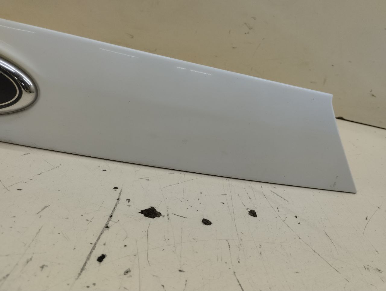 Накладка крышки багажника Ford Mondeo 4 2007-2015 Накладка крышки багажника Ford Mondeo 4 2007-2015