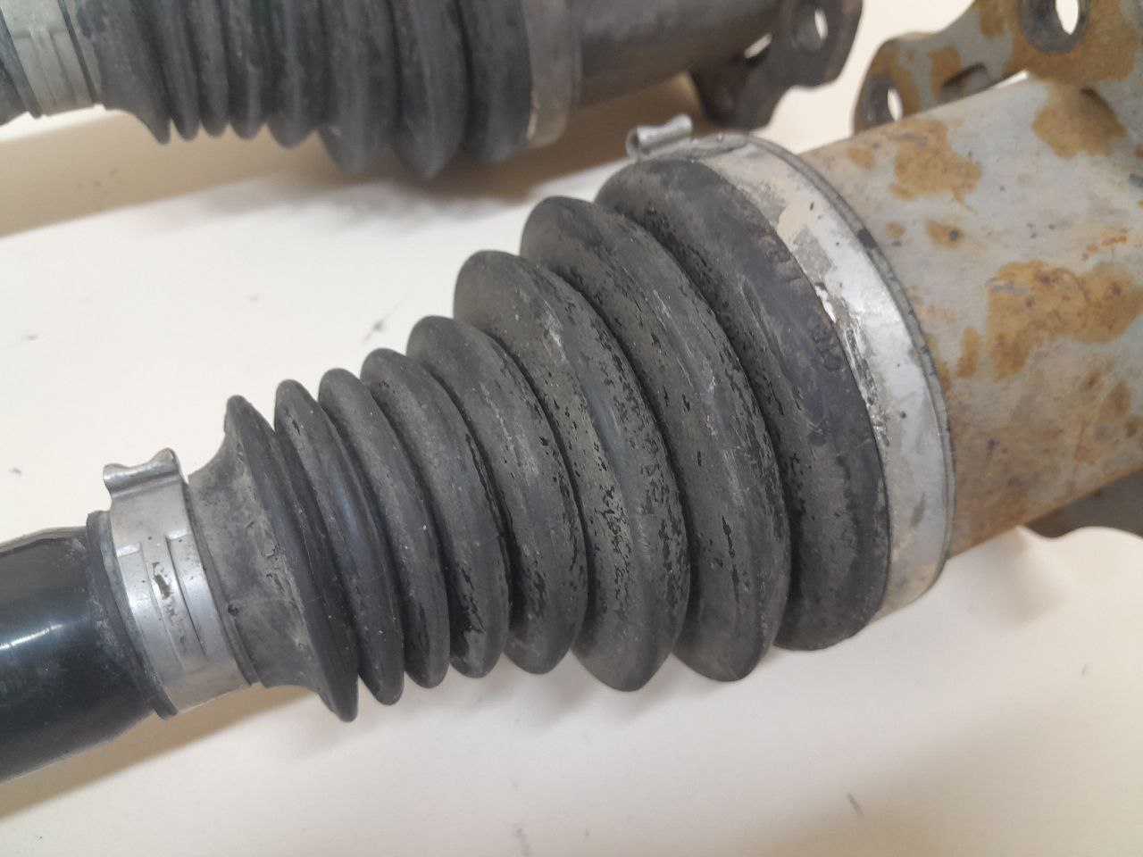 Полуось передняя Audi Q5 (8R) 2008-2017