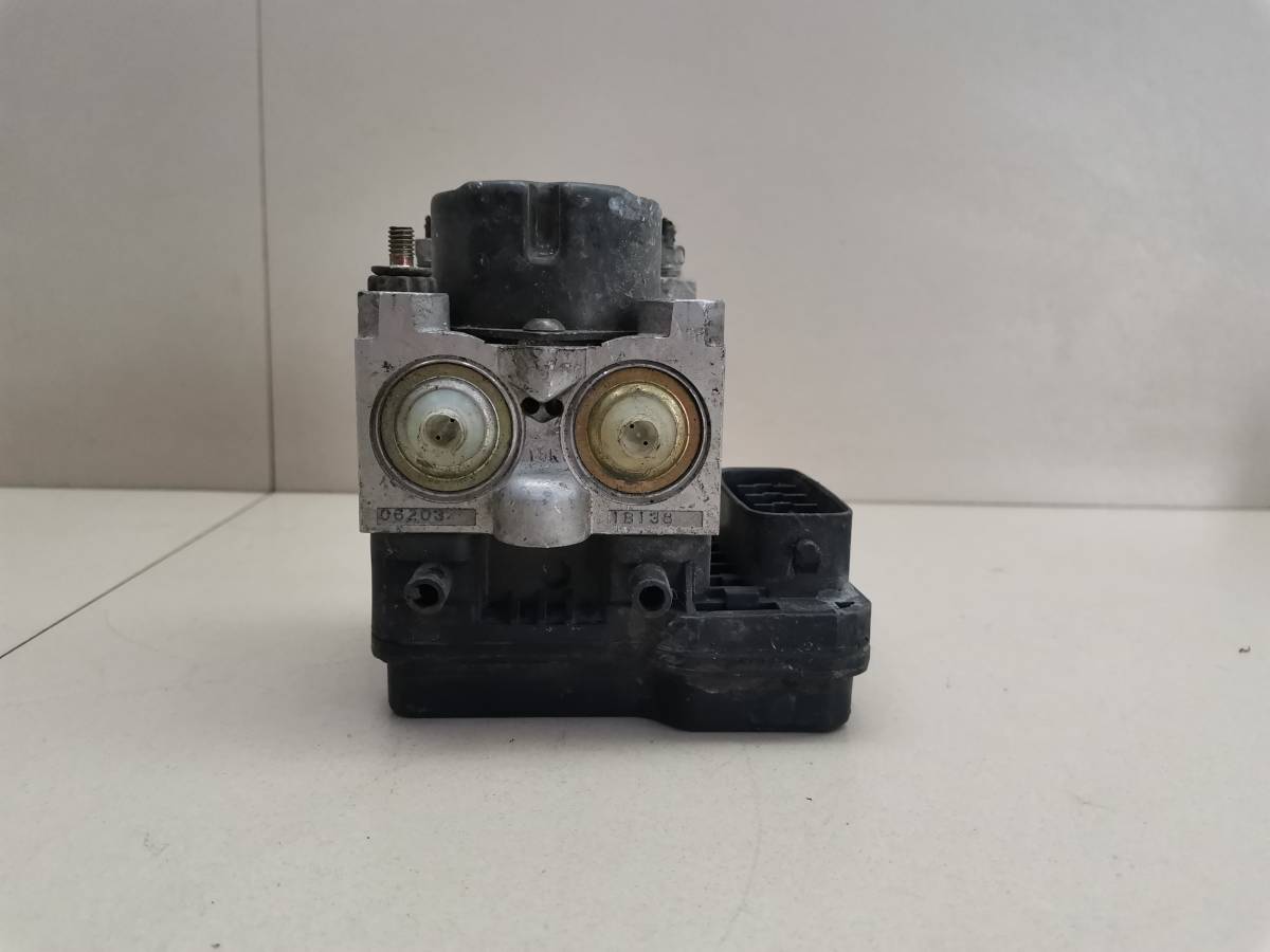 Блок ABS (насос) Toyota Opa (T10) 2000-2005