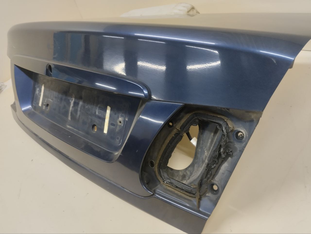 Крышка багажника Nissan Almera (N16) 2000-2006 Крышка багажника Nissan Almera (N16) 2000-2006
