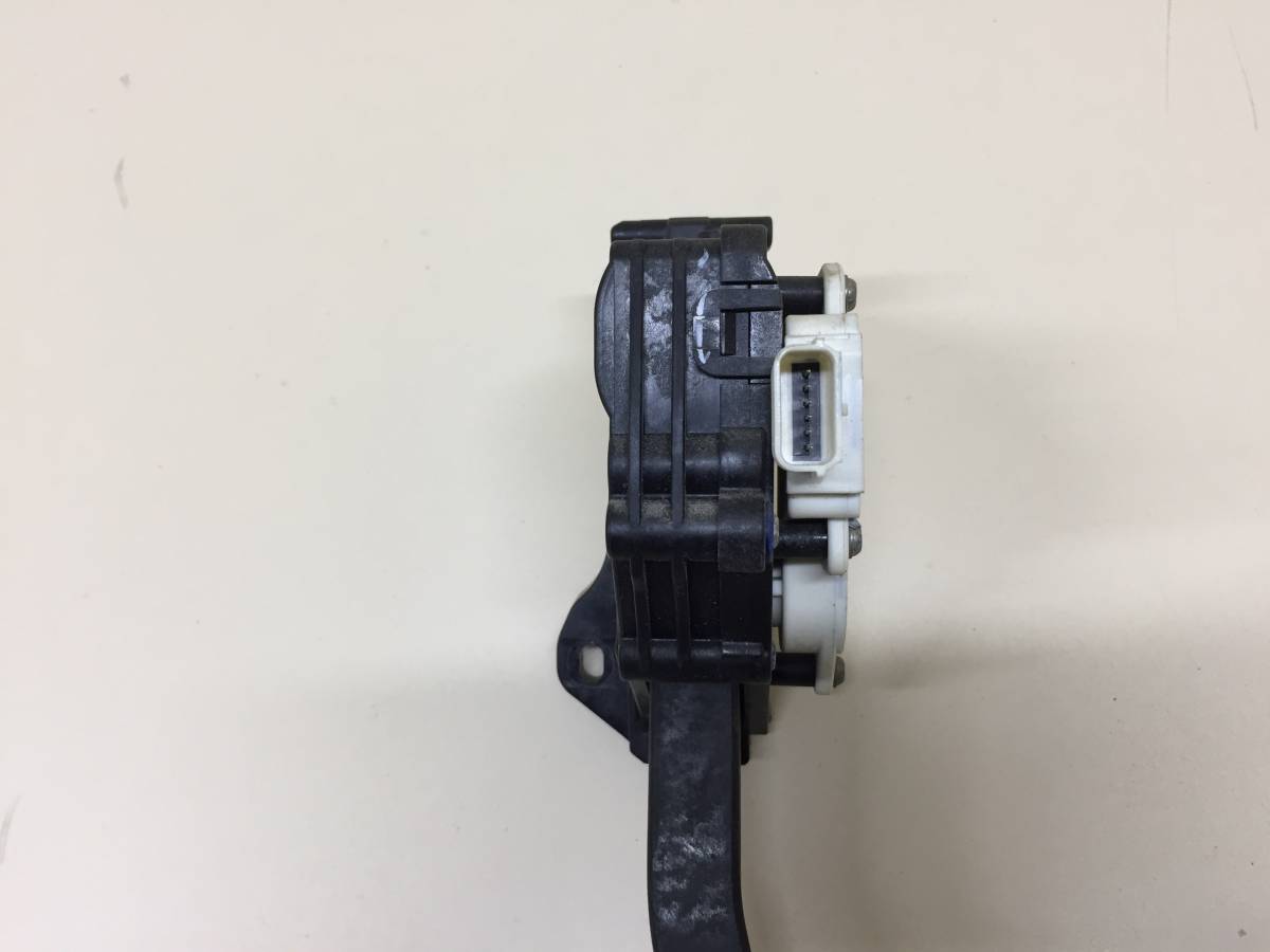Педаль газа Chevrolet Cobalt (T250) 2011-2015