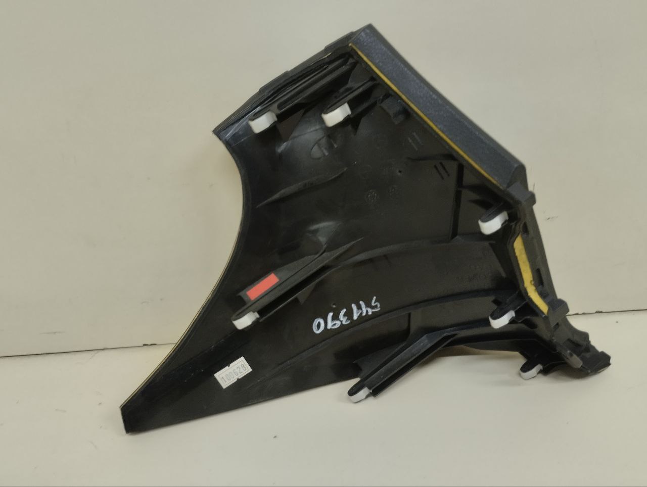 Накладка (кузов внутри) Lexus RX 350 /450h (XL10) 2009-2015 Накладка (кузов внутри) Lexus RX 350 /450h (XL10) 2009-2015
