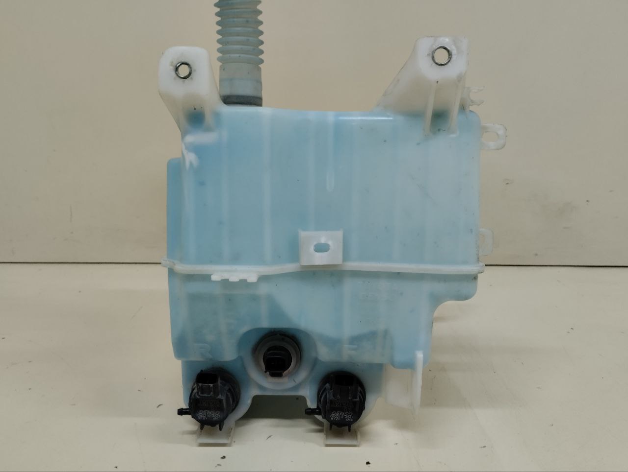 Бачок омывателя Lexus RX 350 /450h (XL10) 2009-2015 Бачок омывателя Lexus RX 350 /450h (XL10) 2009-2015