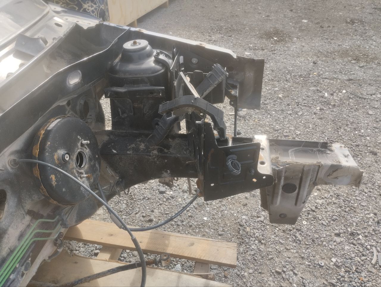 Четверть передняя левая Renault Logan (1) 2005-2014