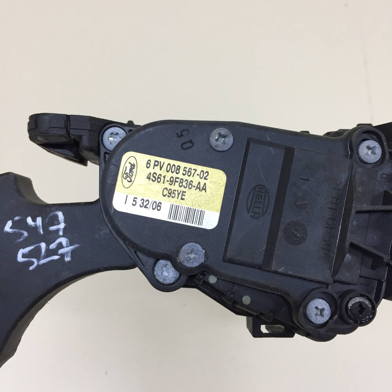 Педаль газа Ford Fusion (JU) 2002-2012 Педаль газа Ford Fusion (JU) 2002-2012