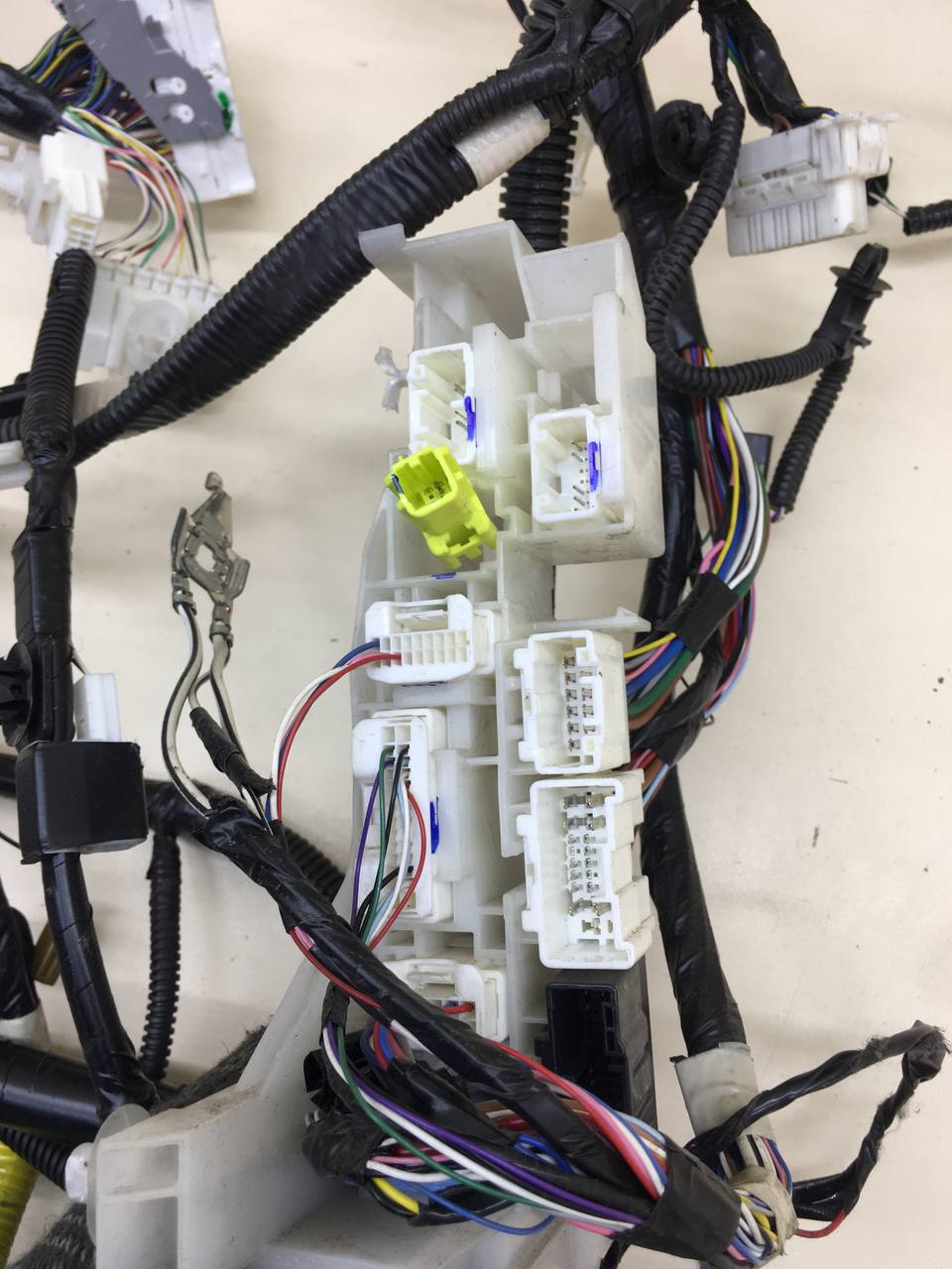 Проводка под торпедо Toyota Rav 4 (XA40) 2013-2019