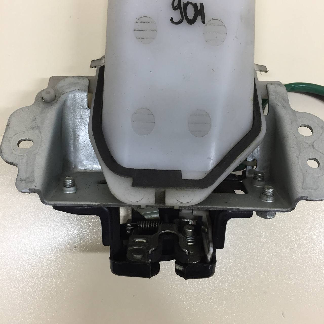 Замок багажника Toyota Land Cruiser Prado (J150) 2009-2022 Замок багажника Toyota Land Cruiser Prado (J150) 2009-2022