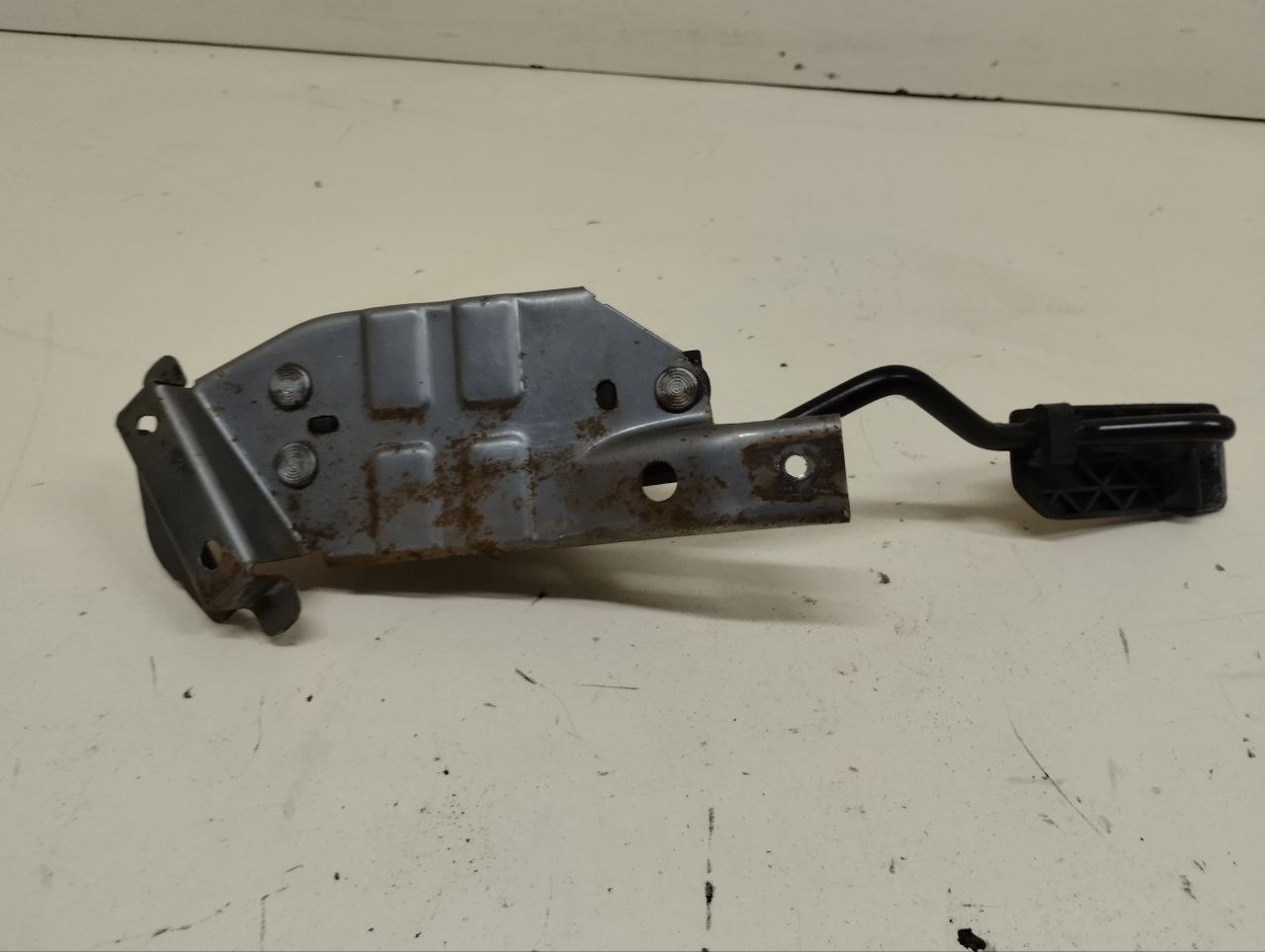 Педаль газа Nissan Almera (N16) 2000-2006 Педаль газа Nissan Almera (N16) 2000-2006