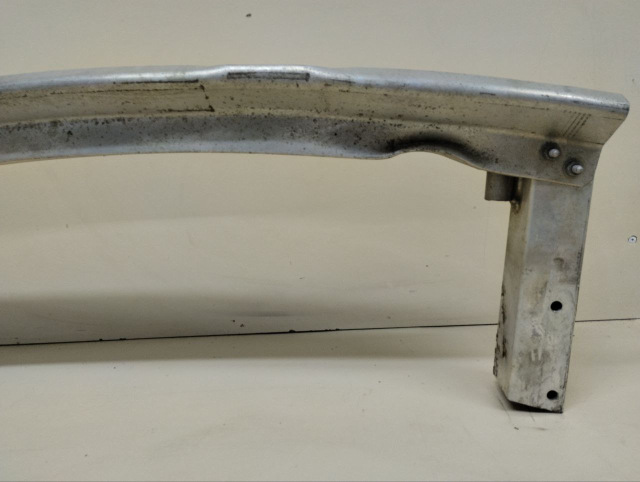 Усилитель заднего бампера Audi Q5 (8R) 2008-2017