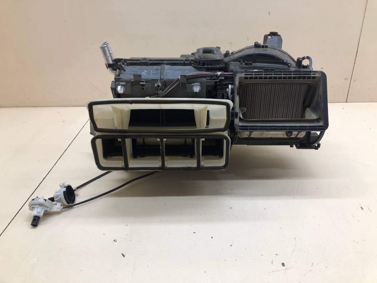 Корпус отопителя Toyota Corolla E180 2013-2019