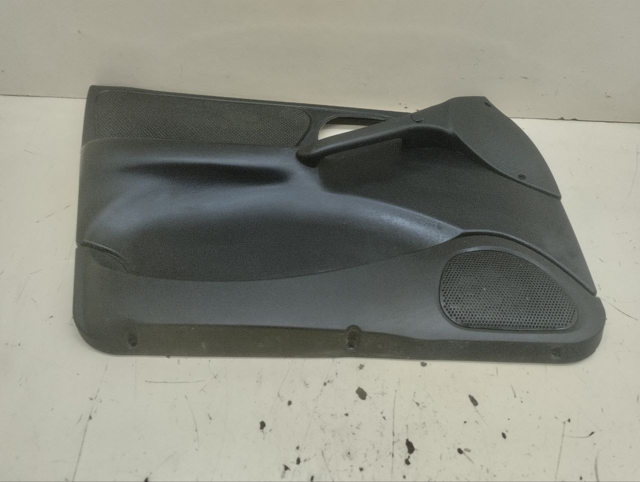 Обшивка двери передней левой Chevrolet Niva 2009-2020