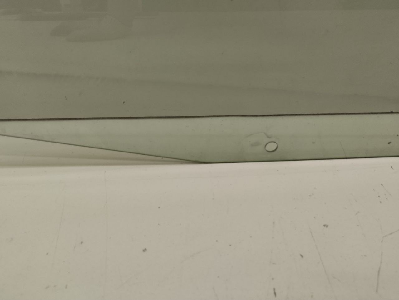 Стекло двери передней правой Renault Symbol (2) 2008-2012